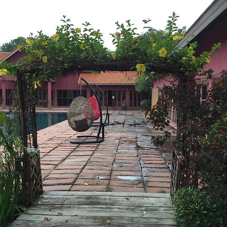 Chiangmai Royal Creek Hotel Hang Dong Bagian luar foto