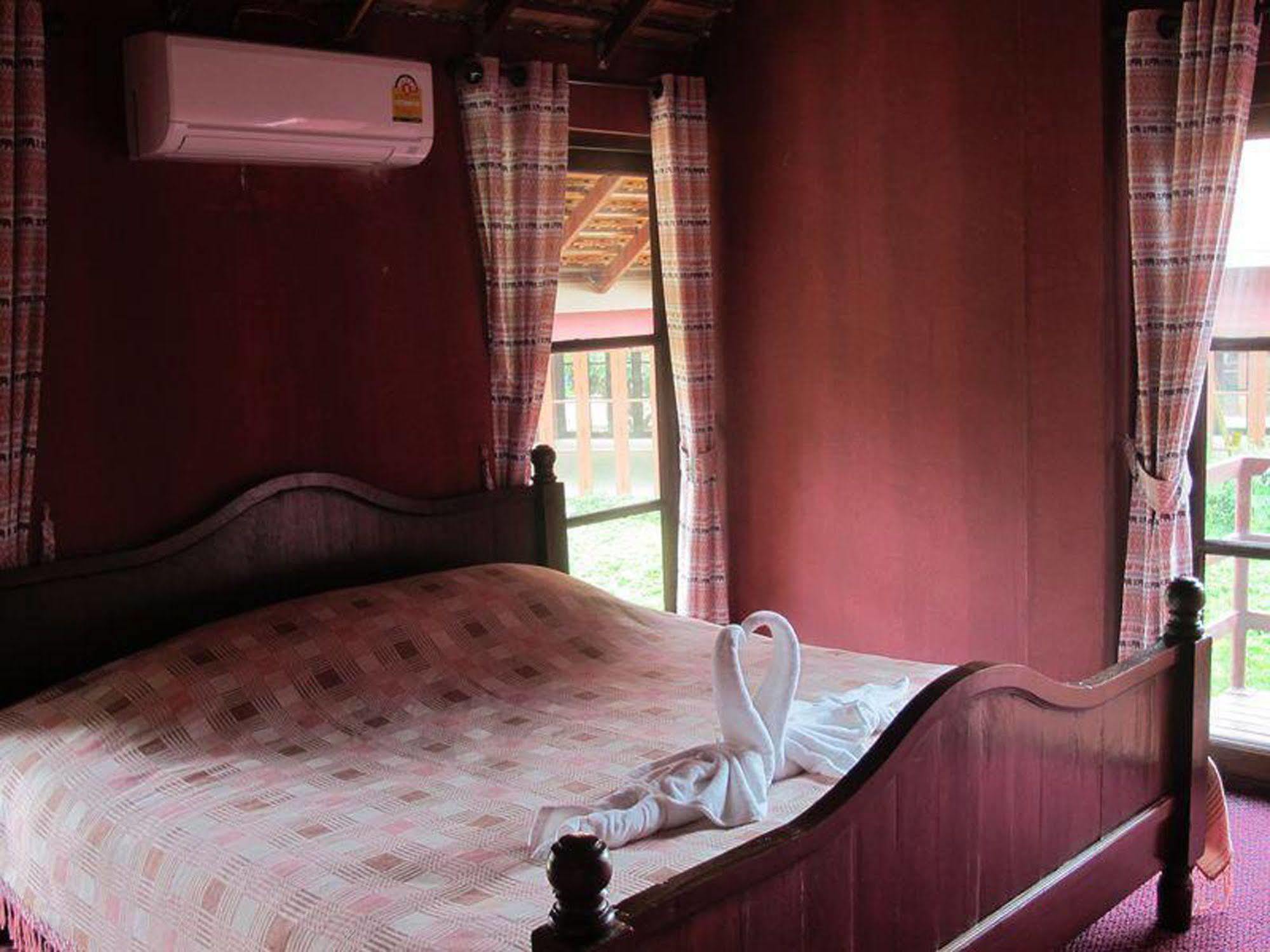 Chiangmai Royal Creek Hotel Hang Dong Bagian luar foto