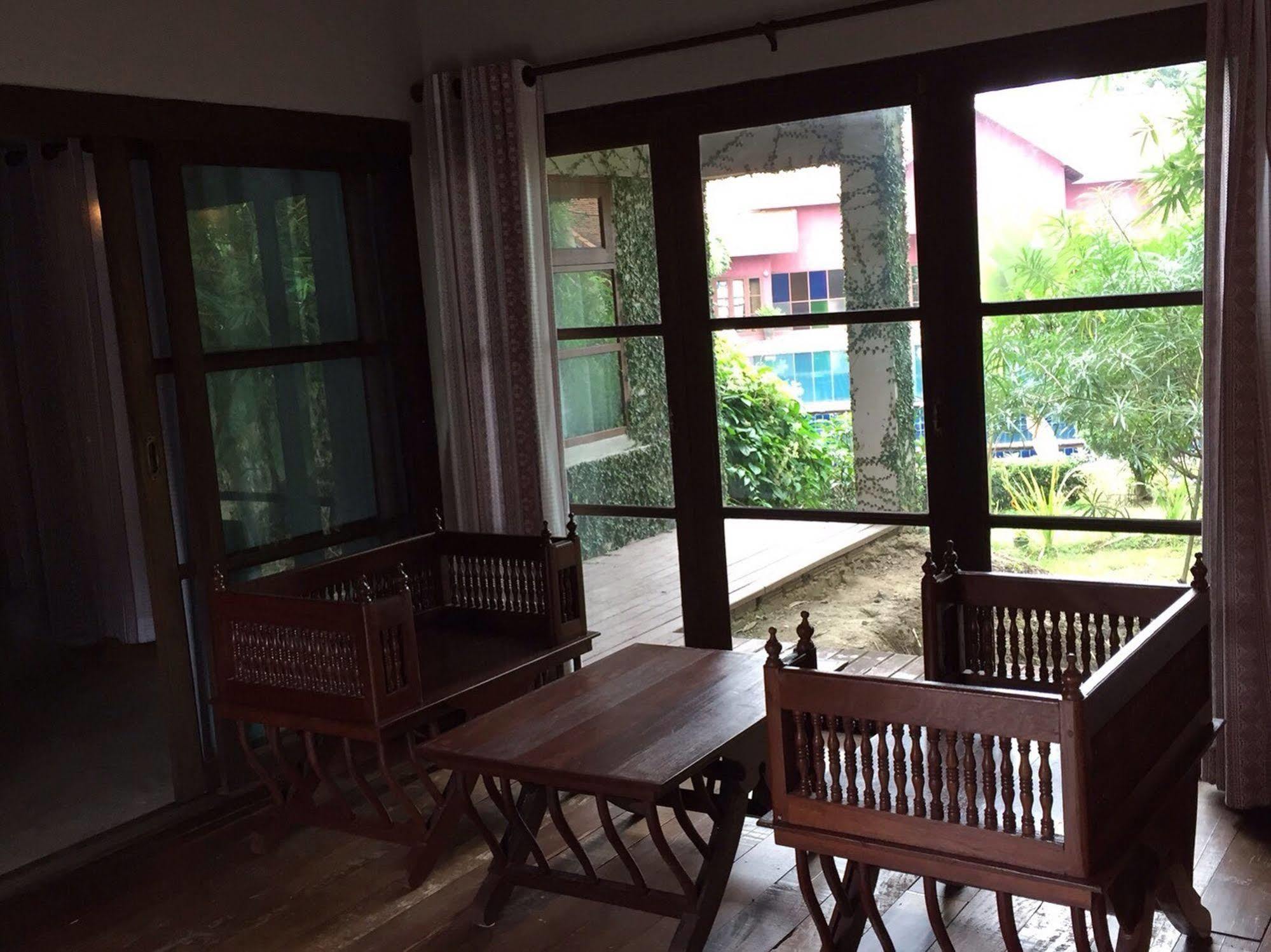 Chiangmai Royal Creek Hotel Hang Dong Bagian luar foto